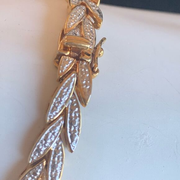 Beautiful Diamond like bracelet earrings set 8” L Gold Silver - Picture 9 of 17